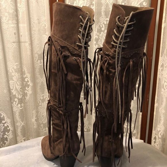 💥🎉💕HOST PICK 12/2/23💥🎉💕FINAL NWOT Jocelyn Fringed Boots in brown SZ 6.5 - Picture 2 of 6